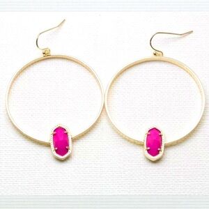KENDRA SCOTT Elora Hoop Earrings OS Gold
Magenta Pink